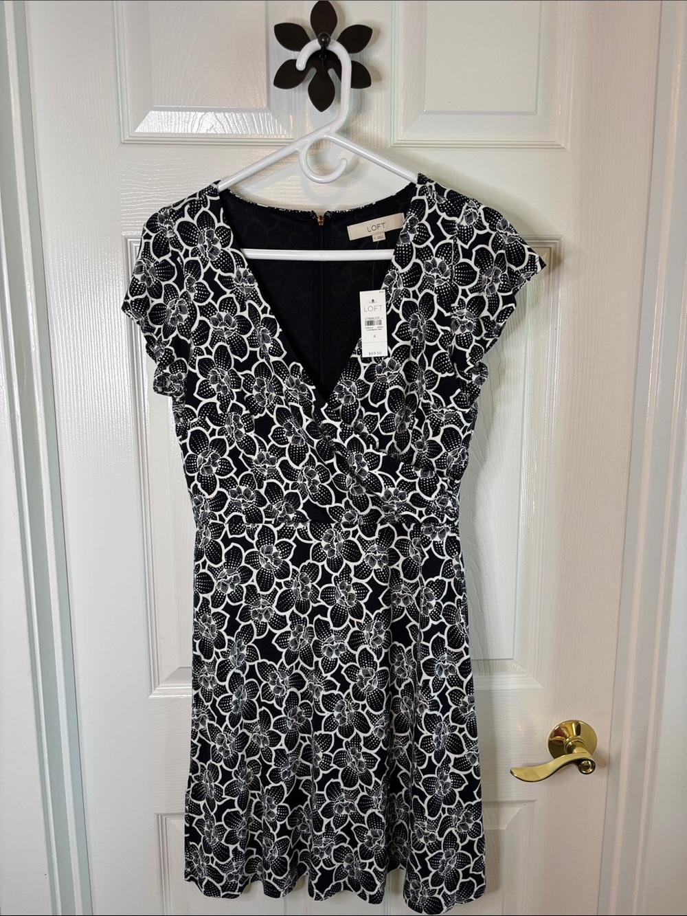 LOFT Black and White Floral Fit-and-Flare Midi Dress wrap Front Back Zipper Sz 4